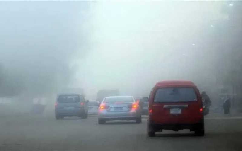 إرشادات أمان للسائقين أثناء العواصف الترابية على الطرق السريعة والصحراوية